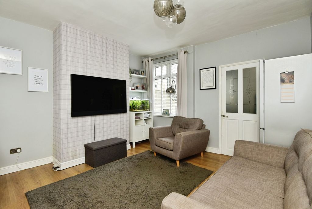 Property photo 3 of 14 Pbox-Img.Jpg