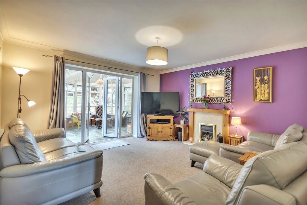 Property photo 2 of 35 Picture No. 37
