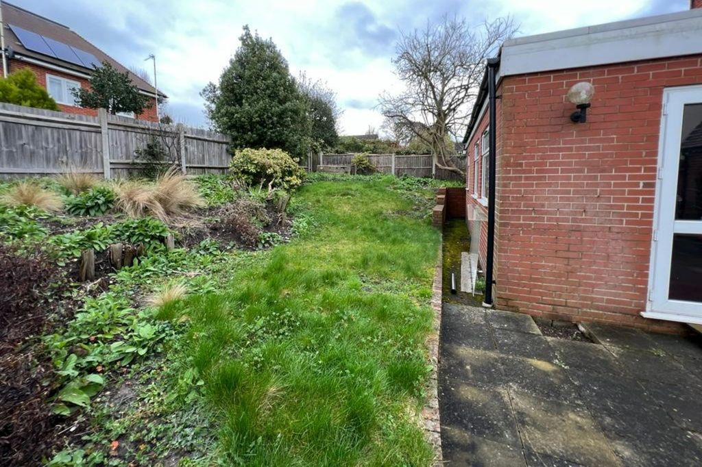 Property photo 3 of 37 Epsom Lodge Nursing Home, 1 Burgh Heath Road, Epsom Kt17 4Lw