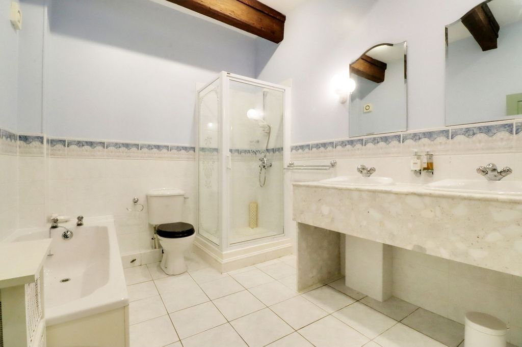 Property photo 3 of 12 Photo 15