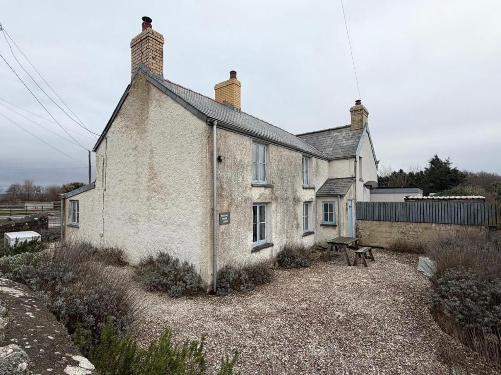 Property photo 2 of 30