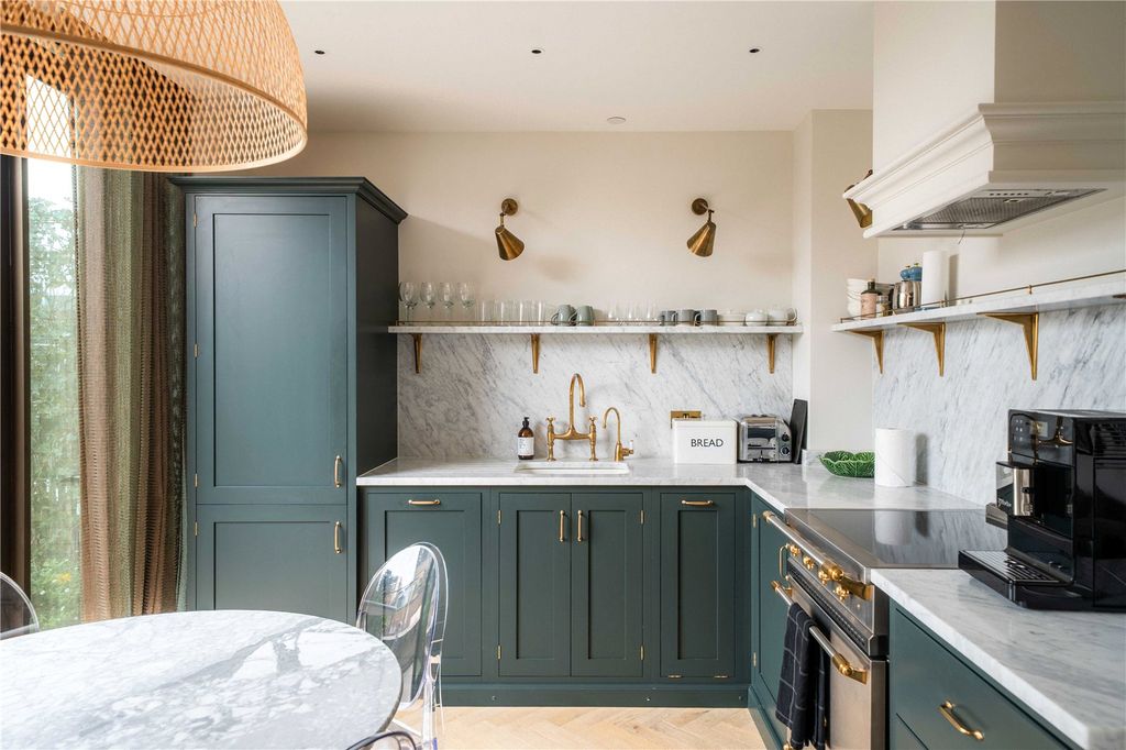 Property photo 2 of 8 Kitchen