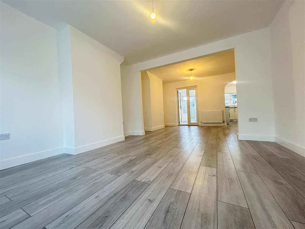 Property photo 2 of 11 Lounge Diner