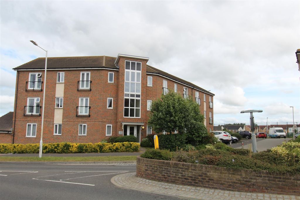 Property photo 1 of 9 Frontage