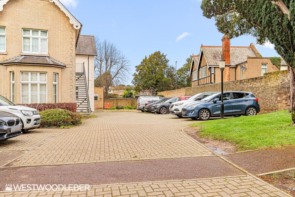 Property photo 3 of 25 Haywards_6.Jpg