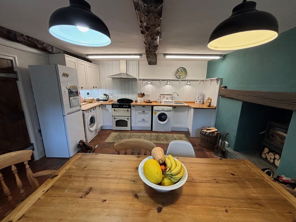 Property photo 3 of 24 Kitchen