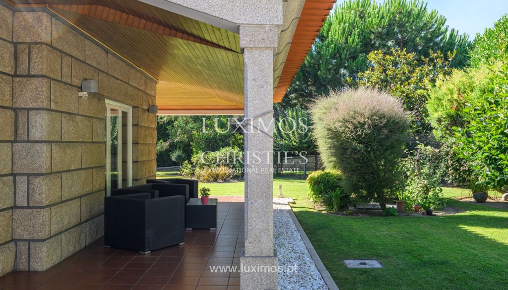 Property photo 2 of 25