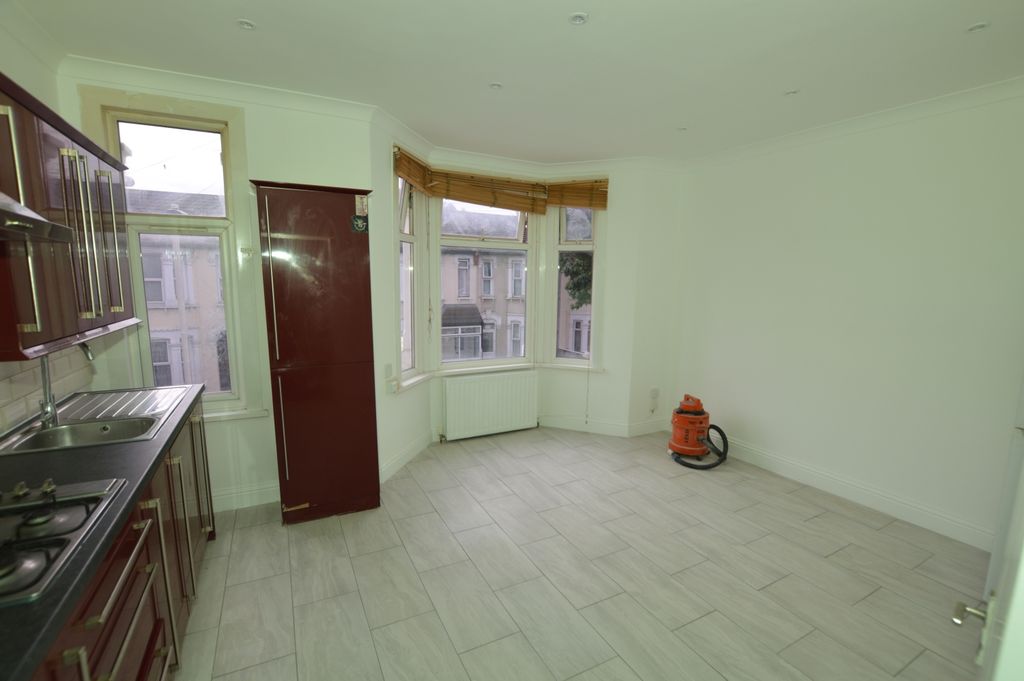 Property photo 3 of 6 Dsc_0347