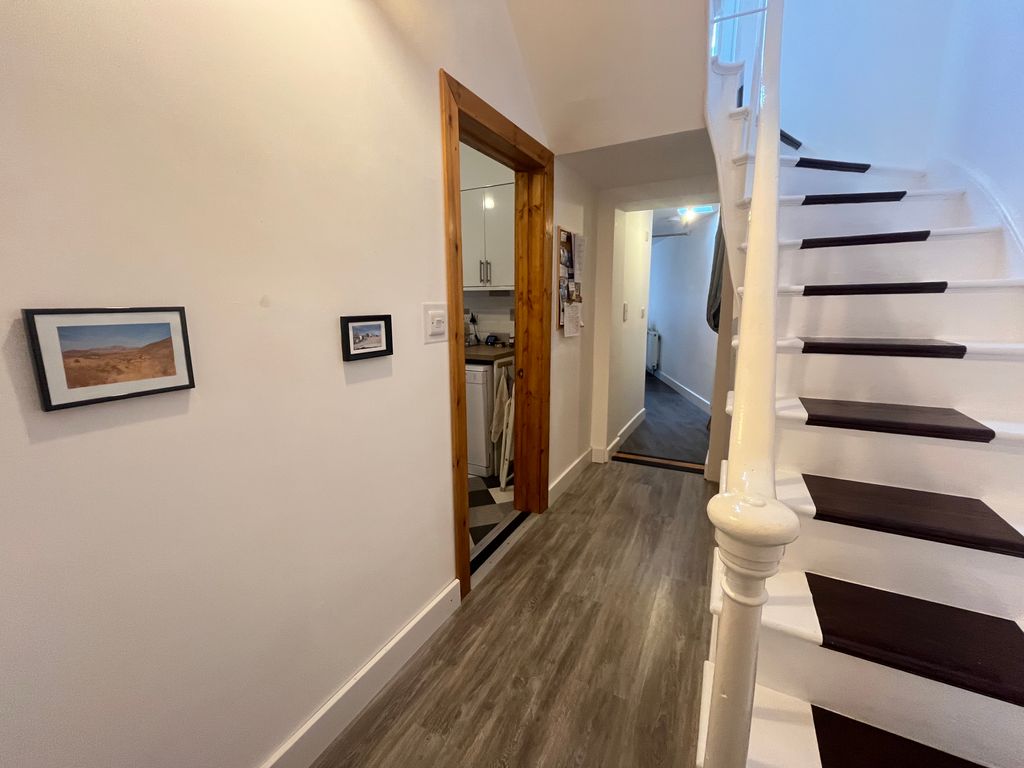 Property photo 2 of 12 Hallway