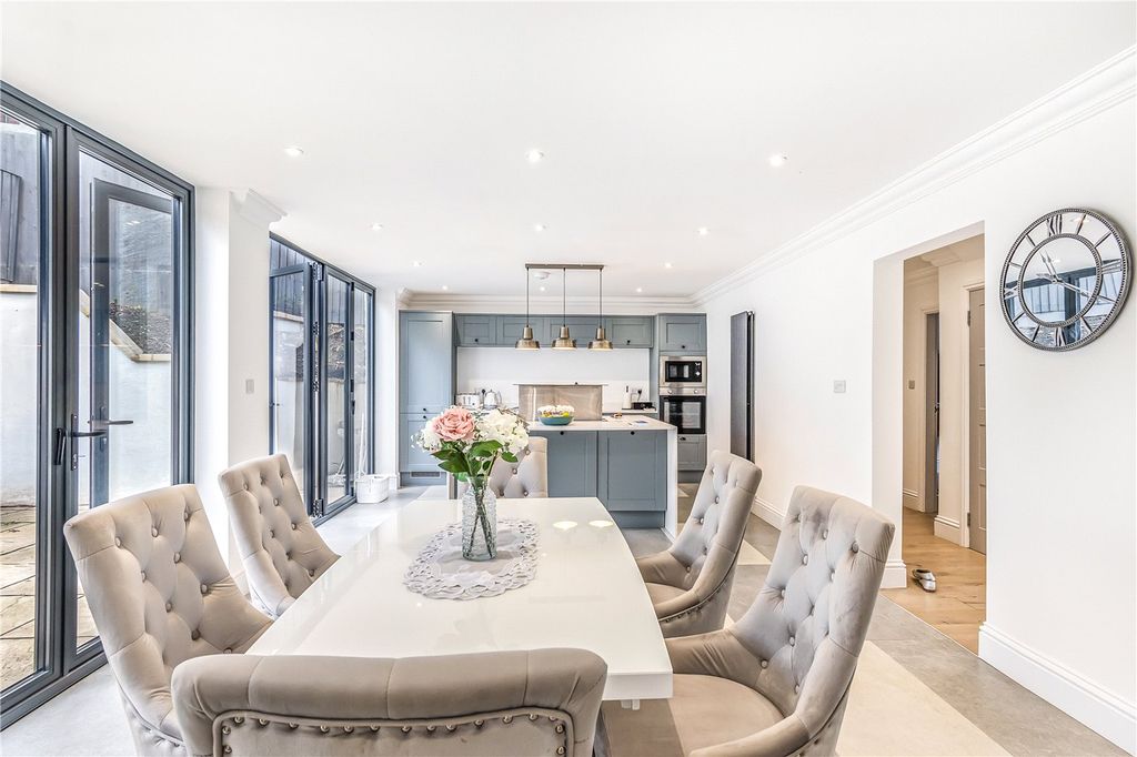 Property photo 2 of 17 Diner/Kitchen P1