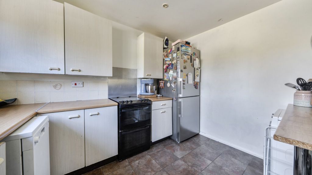 Property photo 3 of 21