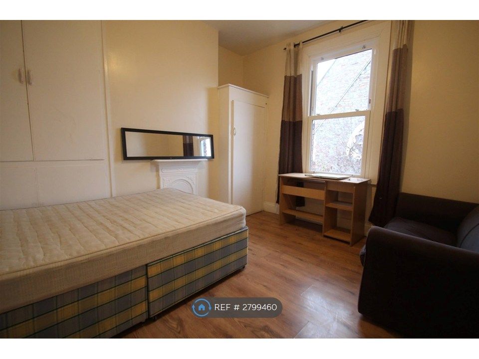 Property photo 2 of 25