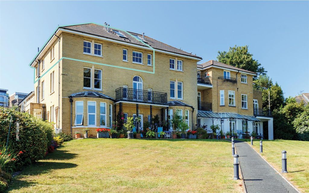 Additional image 16 of 2 bed flat for saleCowes, Isle Of Wight PO31