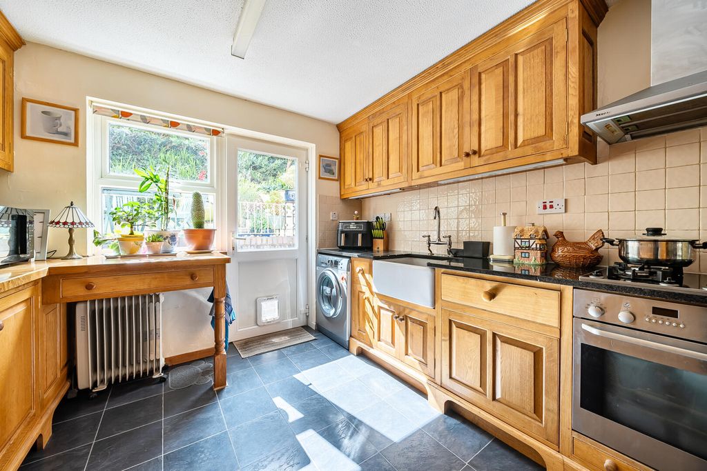 Property photo 3 of 22 Kitchen