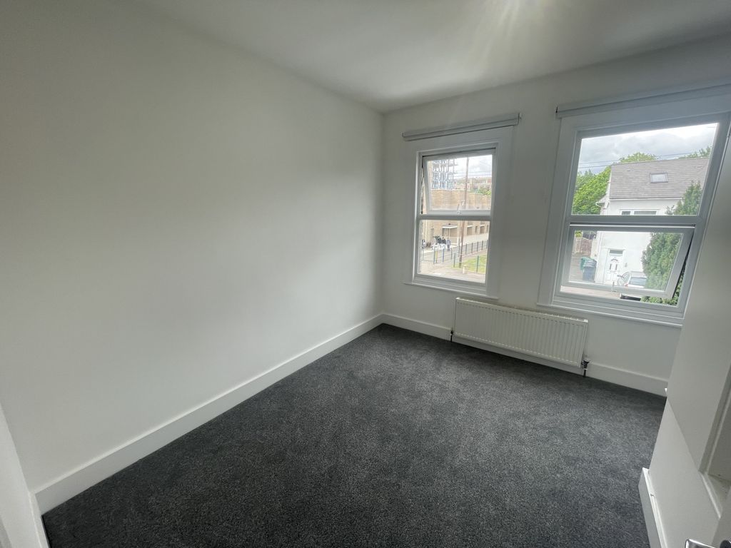 Property photo 3 of 6 Gallery