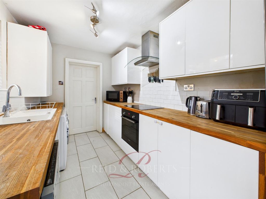 Property photo 2 of 29 Cam03999G0-Pr0203-Still017.Jpg