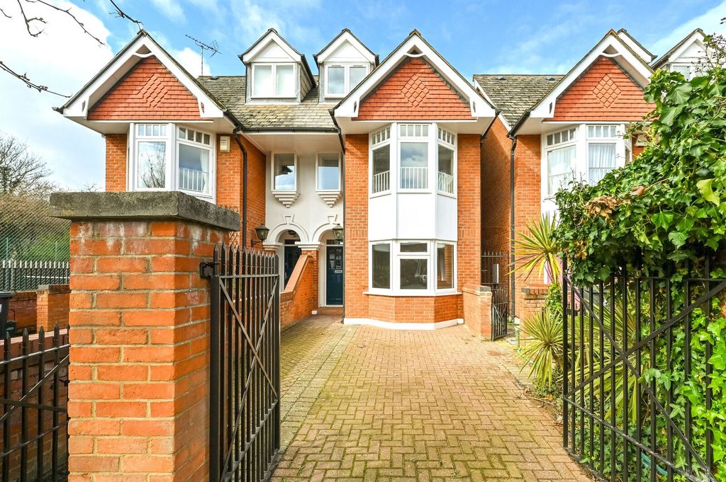 Property photo 3 of 19