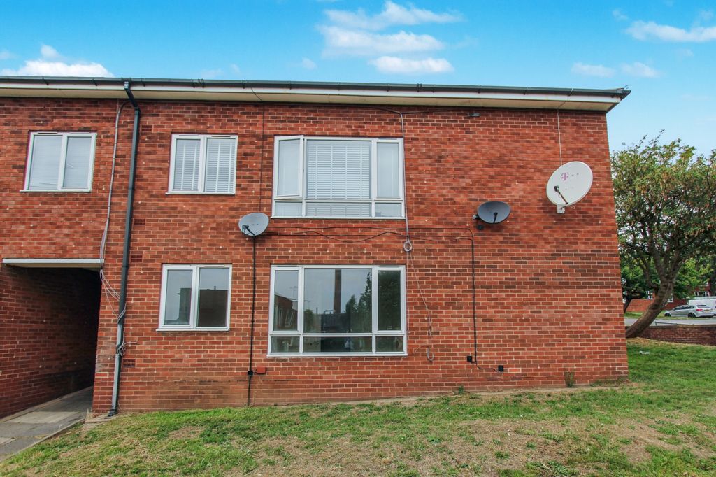 Property photo 1 of 16 42 Queen Street, Doncaster, South Yorkshire, Dn4 8Ab