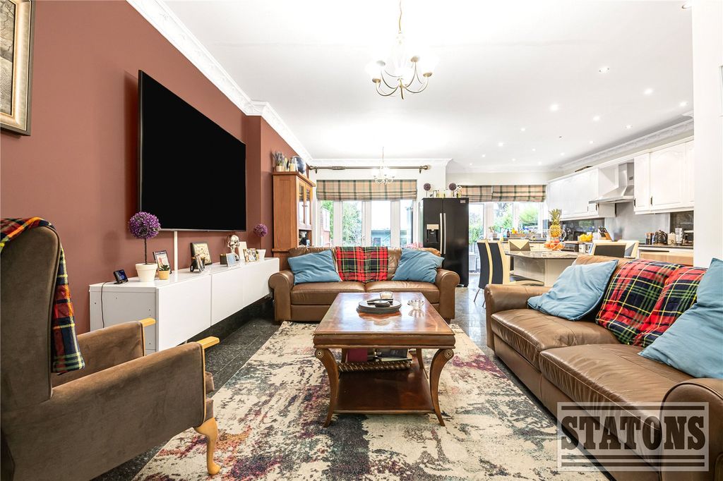 Property photo 3 of 19 Picture No. 14