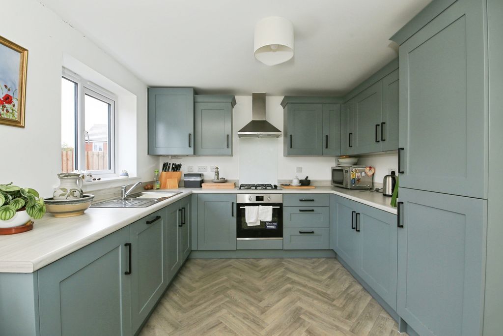 Property photo 3 of 20