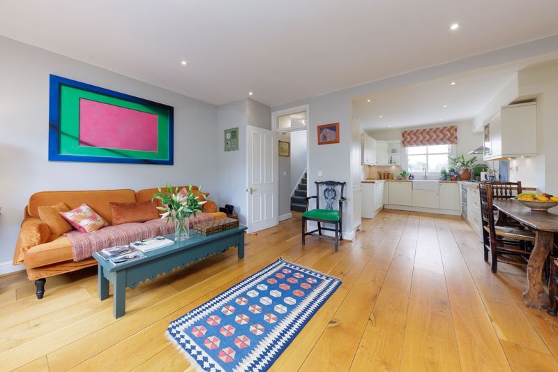 Property photo 1 of 12 Photo 11