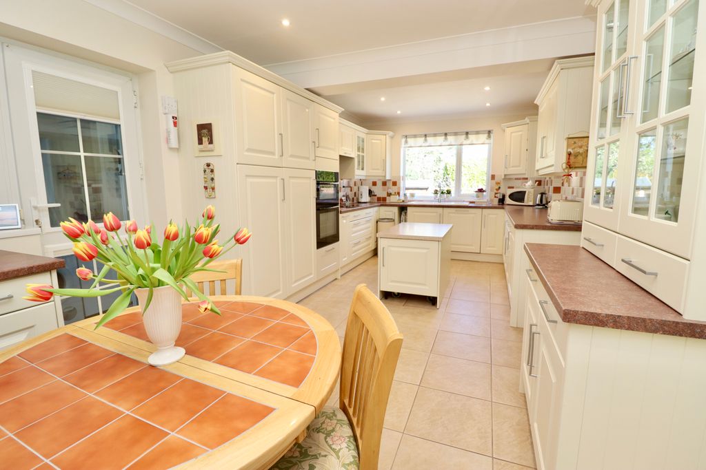 Property photo 2 of 30 Img_1050