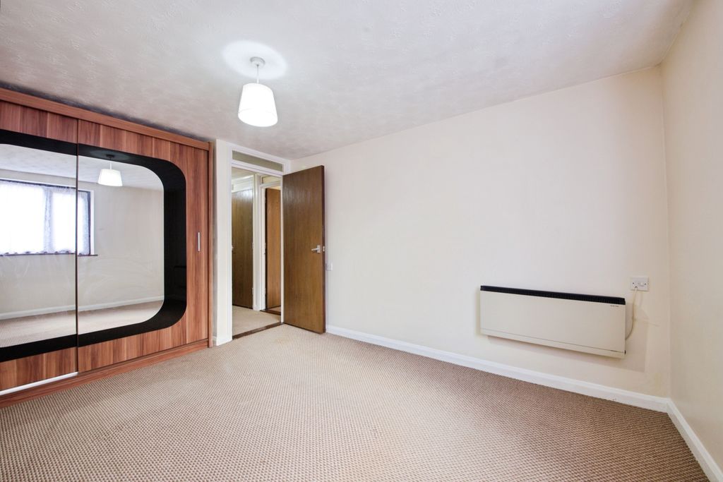 Property photo 3 of 15