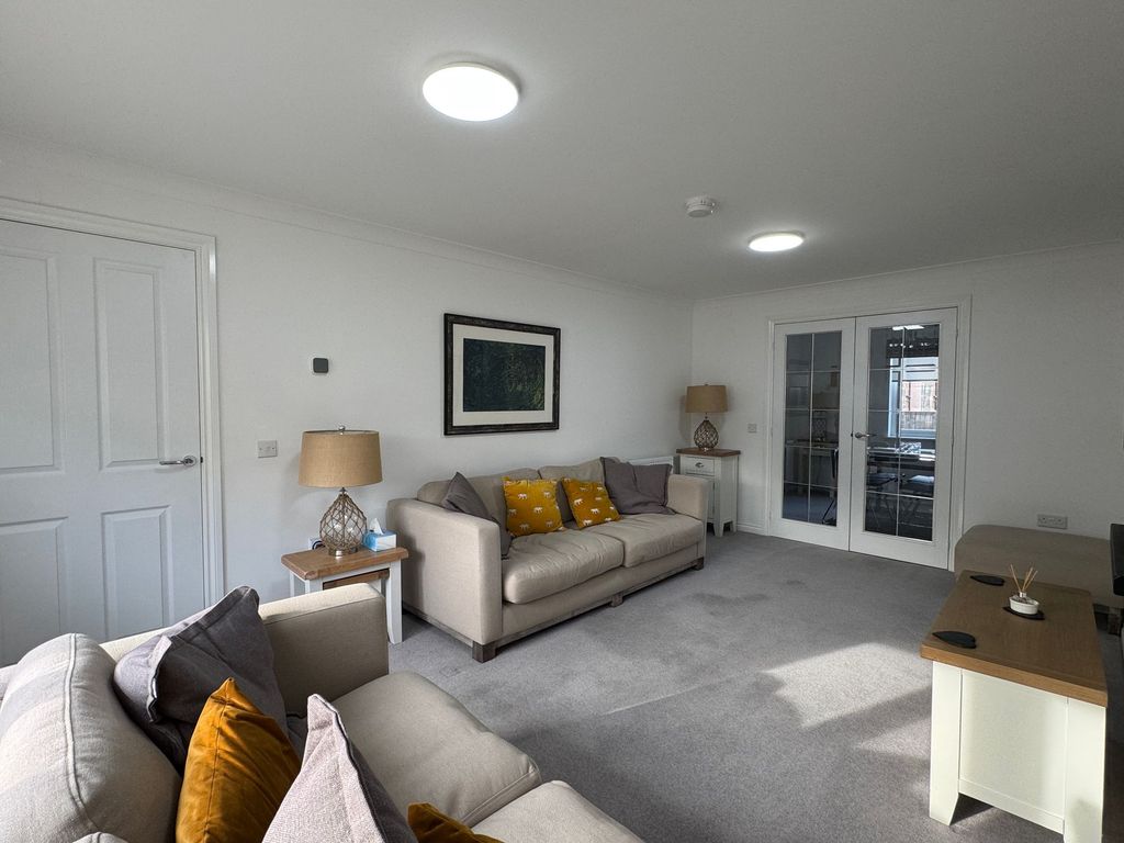 Property photo 3 of 25 Living Room