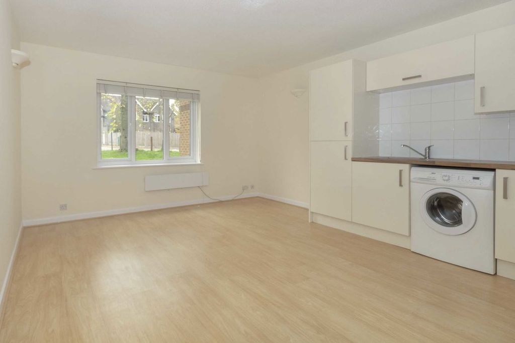 Property photo 2 of 4