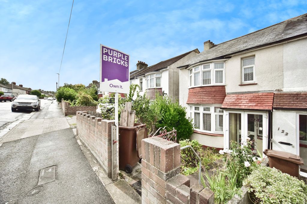 Property photo 2 of 20