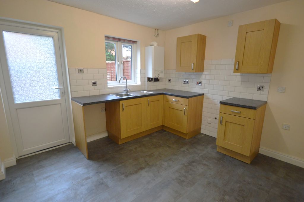 Property photo 3 of 9 Kitchen