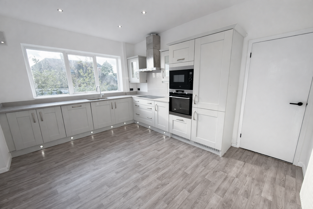 Property photo 3 of 13 Kitchen/Diner