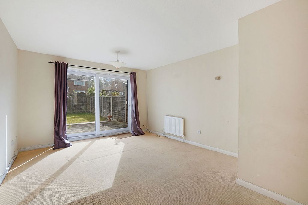 Property photo 2 of 31