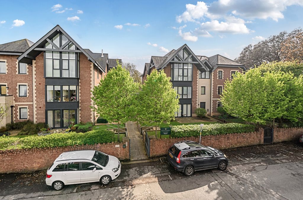 Property photo 1 of 16 1 - 1446985-2-69Dffb0...