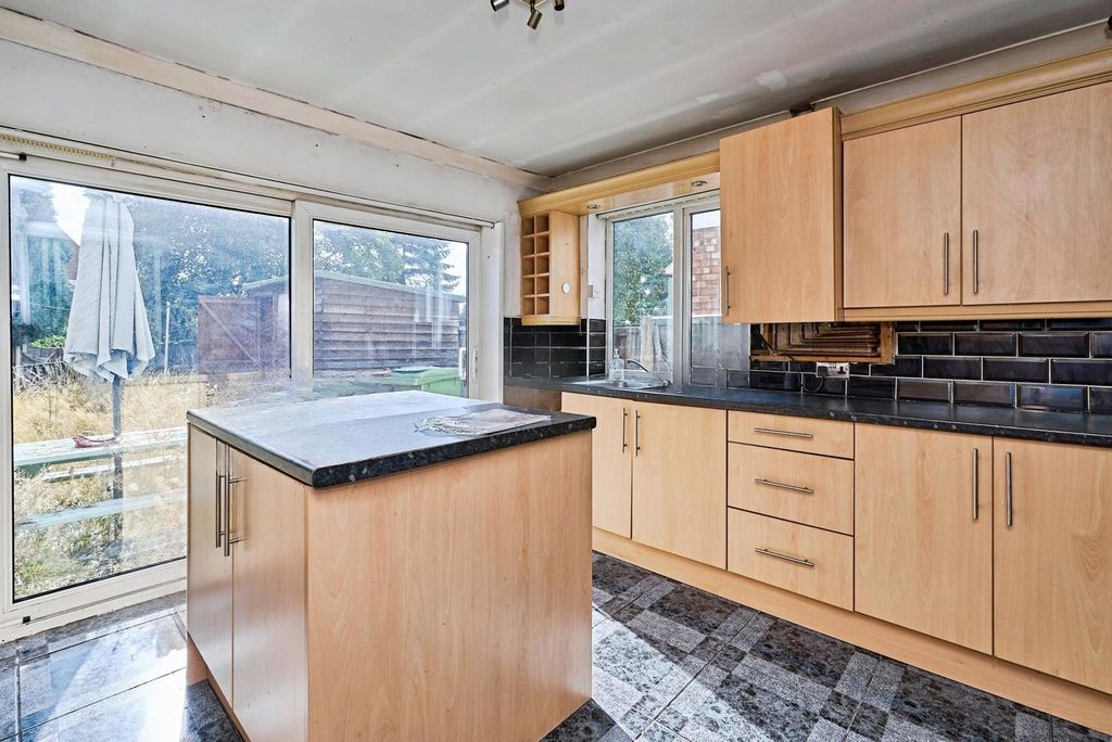 Property photo 3 of 24 Pbox-Img.Jpg