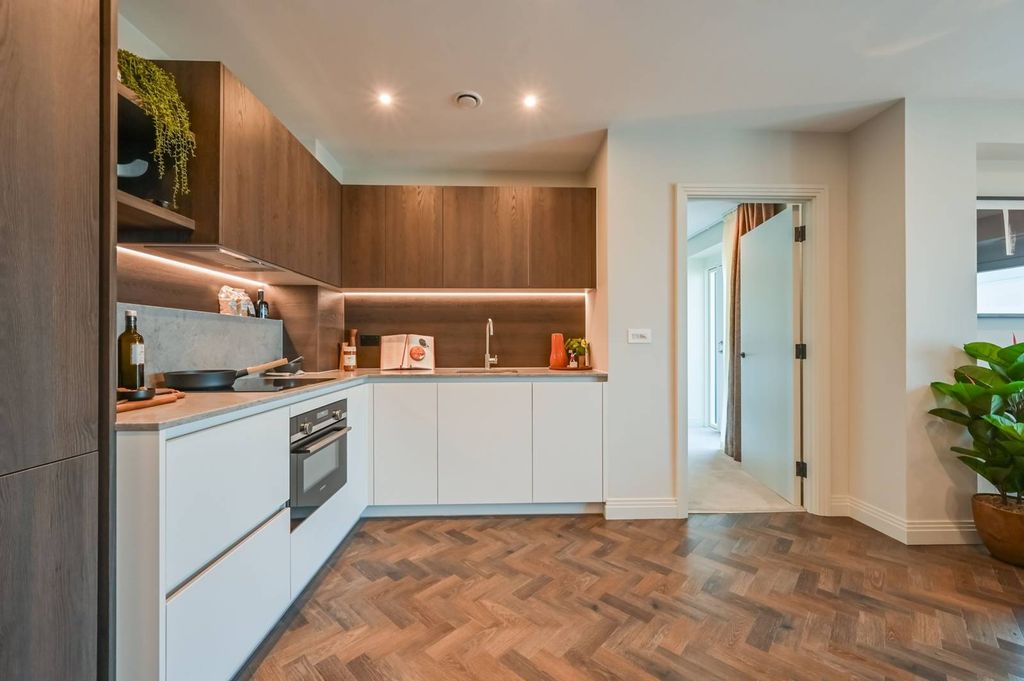 Property photo 1 of 33