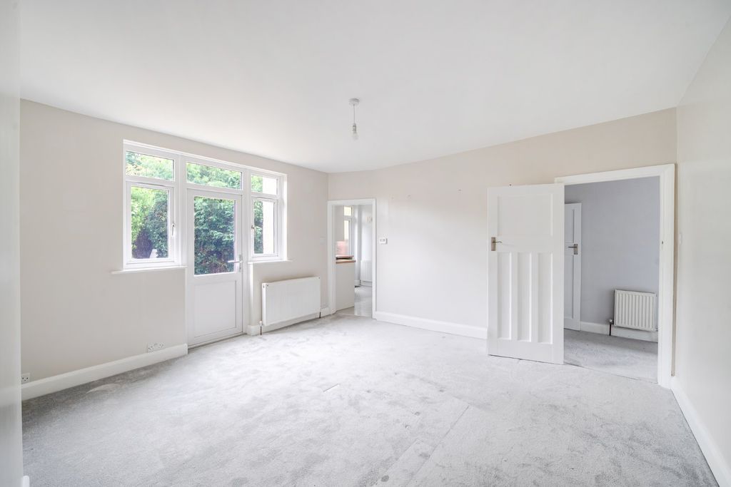 Property photo 2 of 9 Picture No. 16