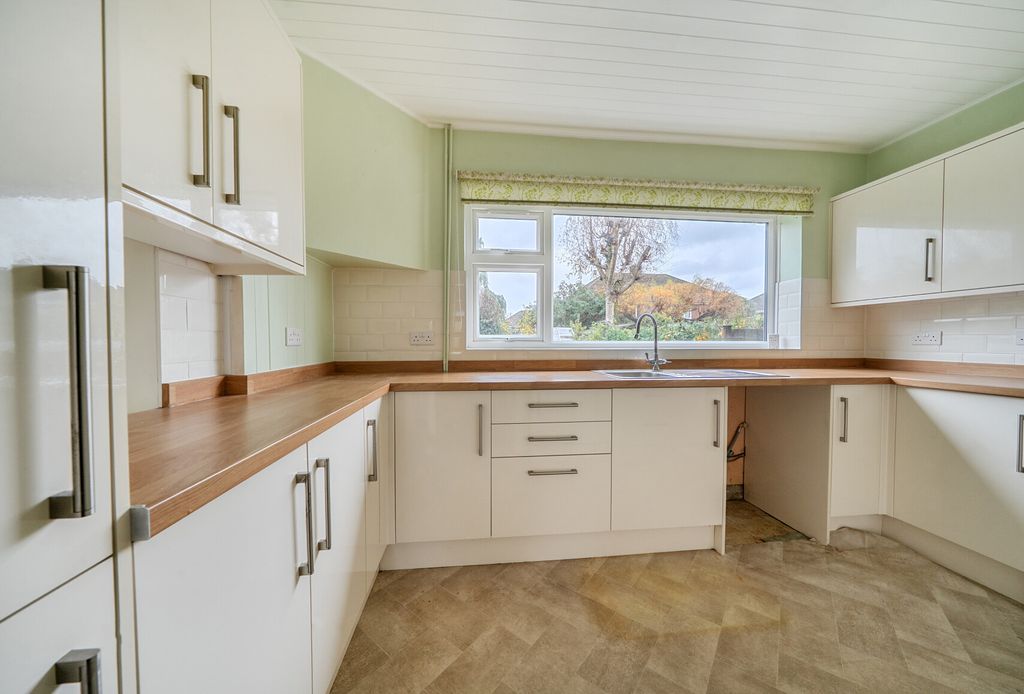 Property photo 2 of 16 1381677-17-69149d...