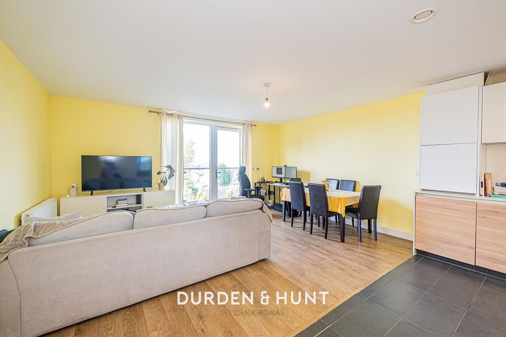 Property photo 2 of 19 Blackthorn-13.Jpg