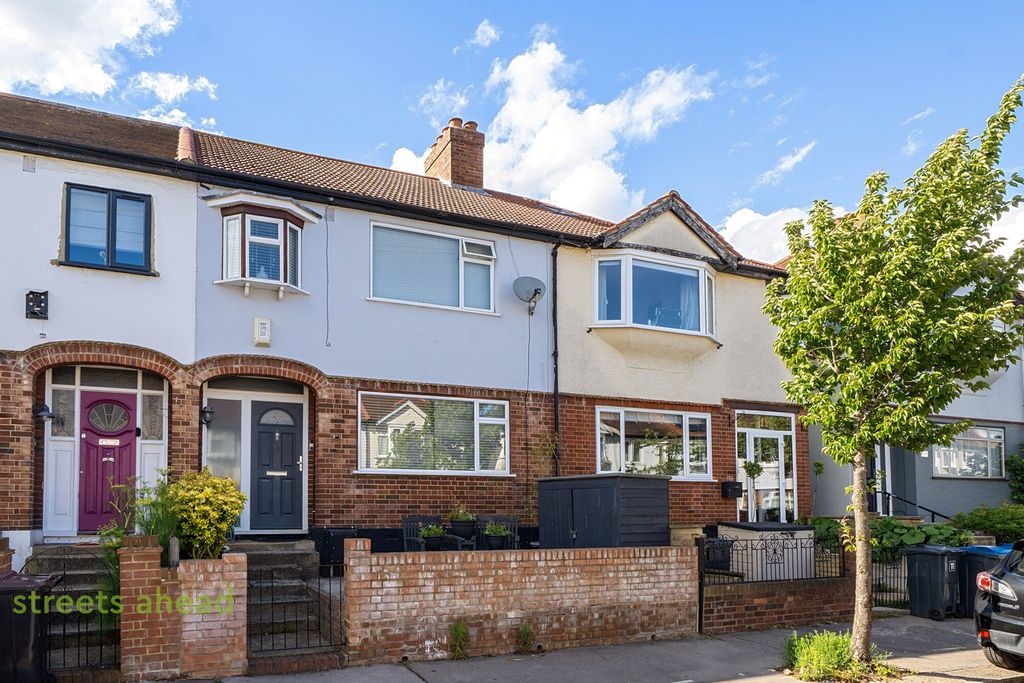 Property photo 1 of 17 2F27E058-8503-445...