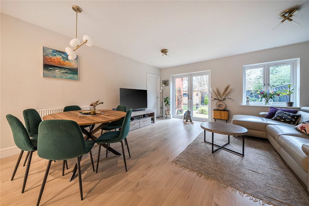 Property photo 2 of 24 Picture No. 28