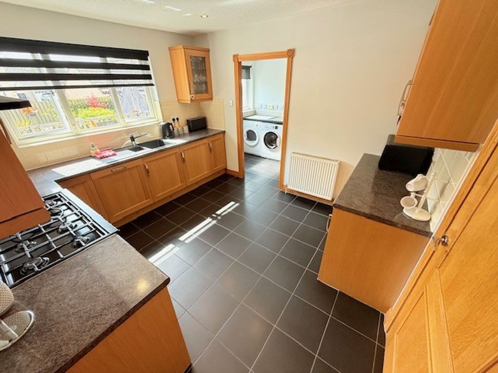 Property photo 3 of 37