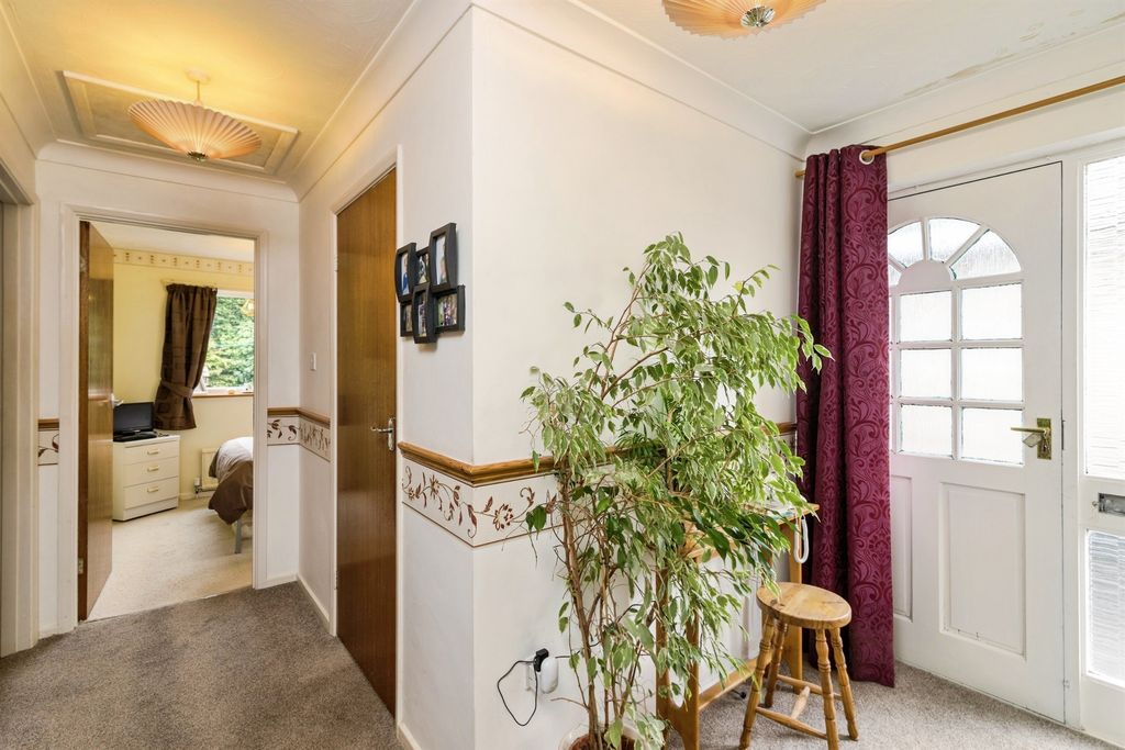 Property photo 2 of 20