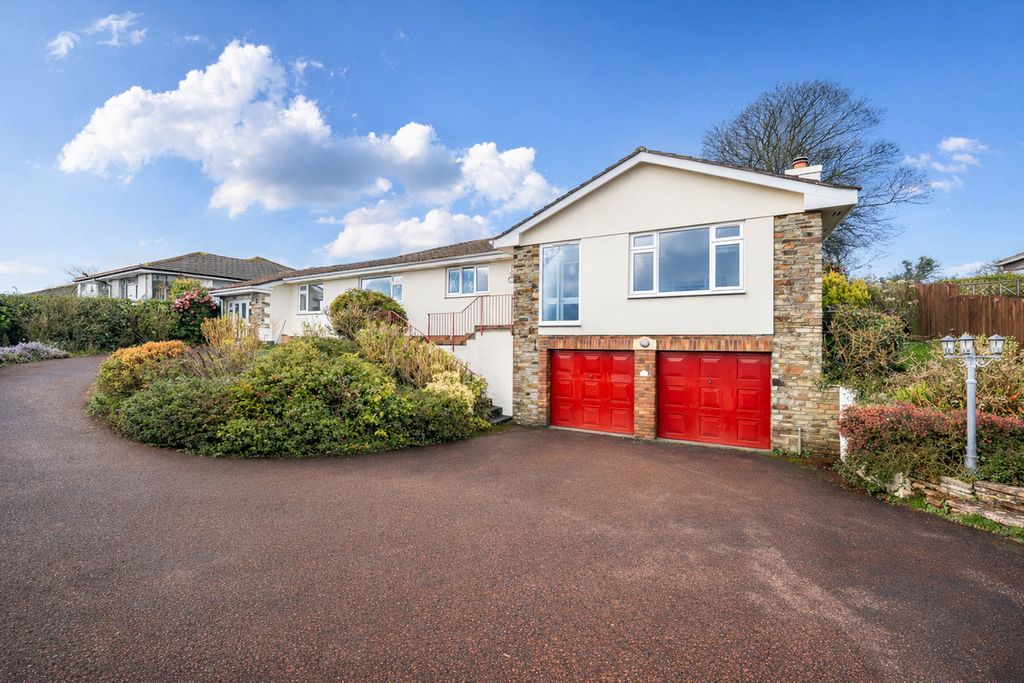 Property photo 2 of 24