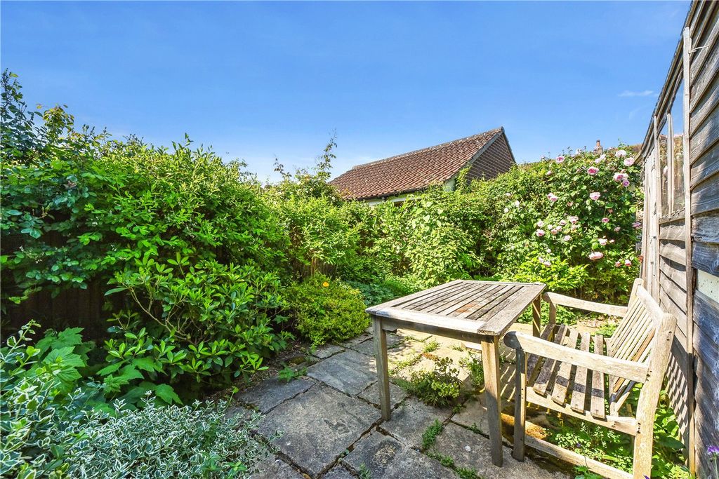 Property photo 3 of 14 Garden