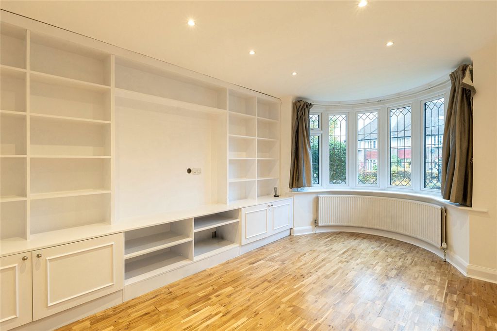 Property photo 2 of 15 Picture No. 19