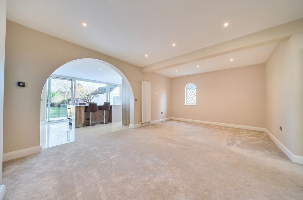 Property photo 2 of 20 1418417-9-699F204...