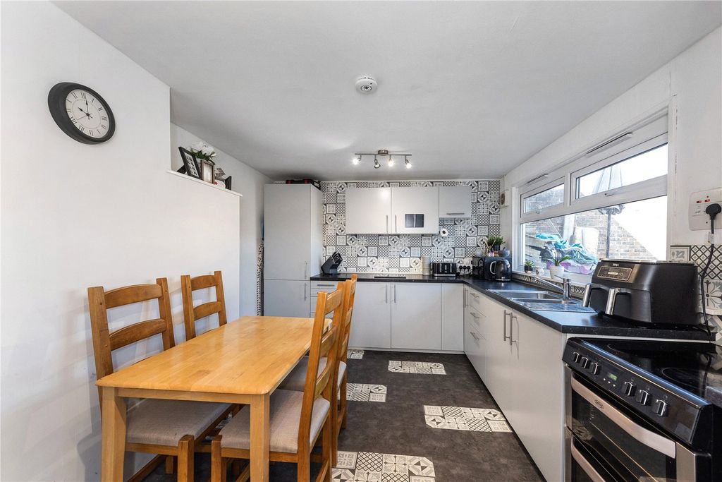 Property photo 2 of 14 Picture No. 06