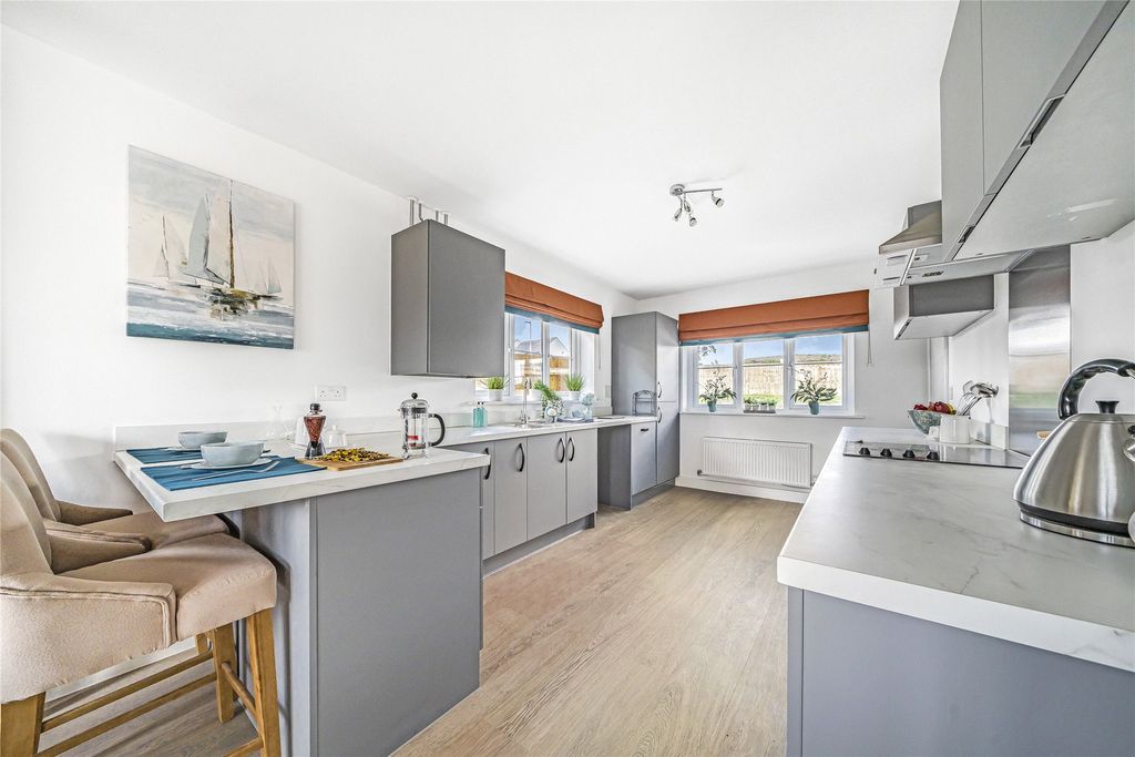 Property photo 2 of 15 Show Home