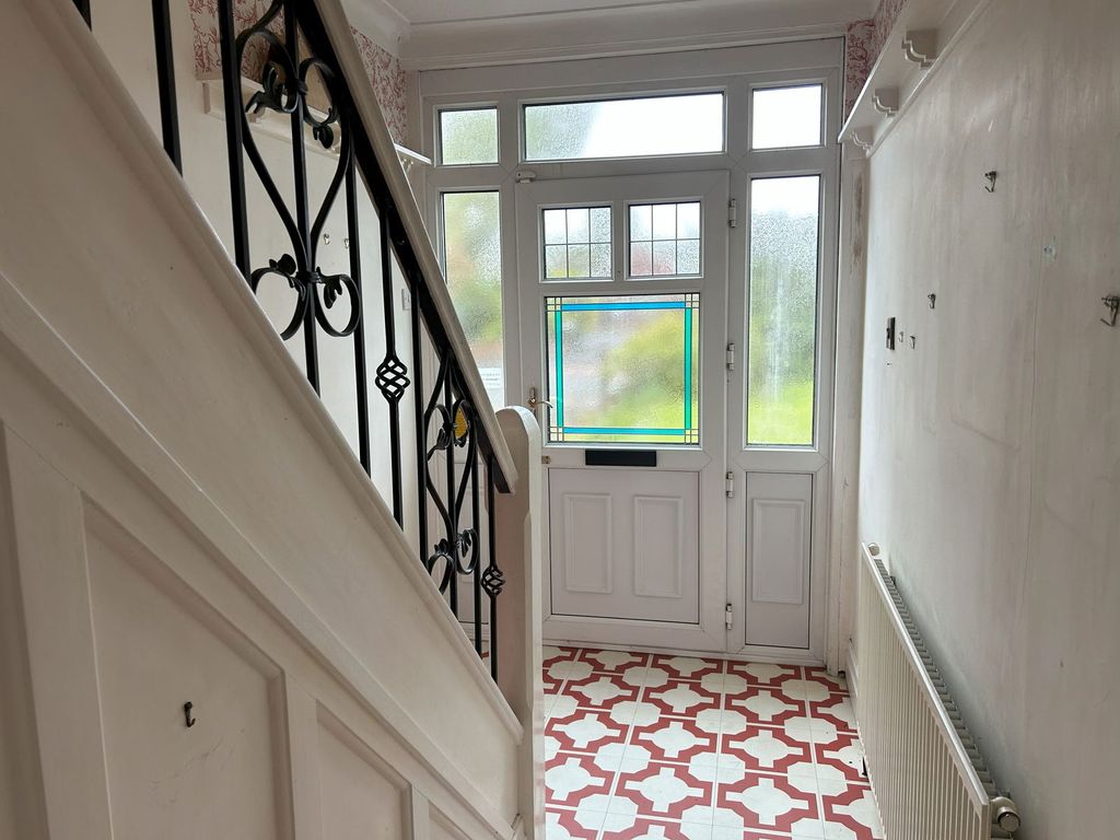 Property photo 3 of 35